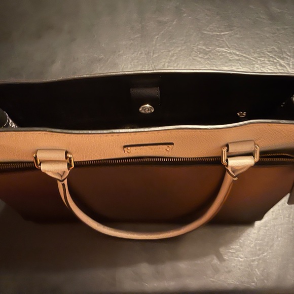Kate Spade leather purse - Picture 4 of 5